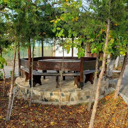 בית הארחה стаи за гости Holiday Garden