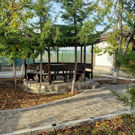 стаи за гости Holiday Garden *