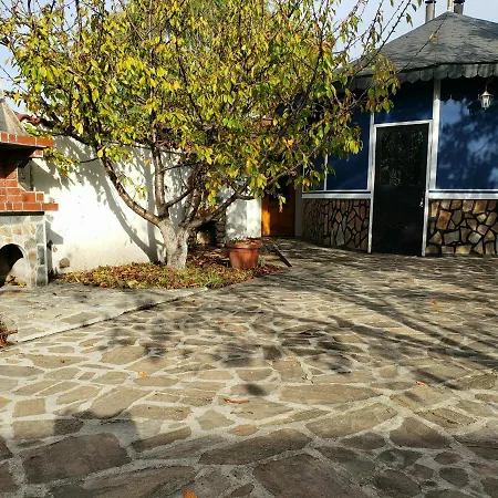 стаи за гости Holiday Garden *