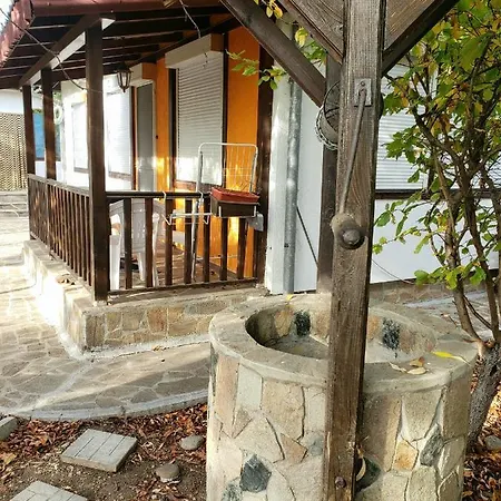 בית הארחה стаи за гости Holiday Garden